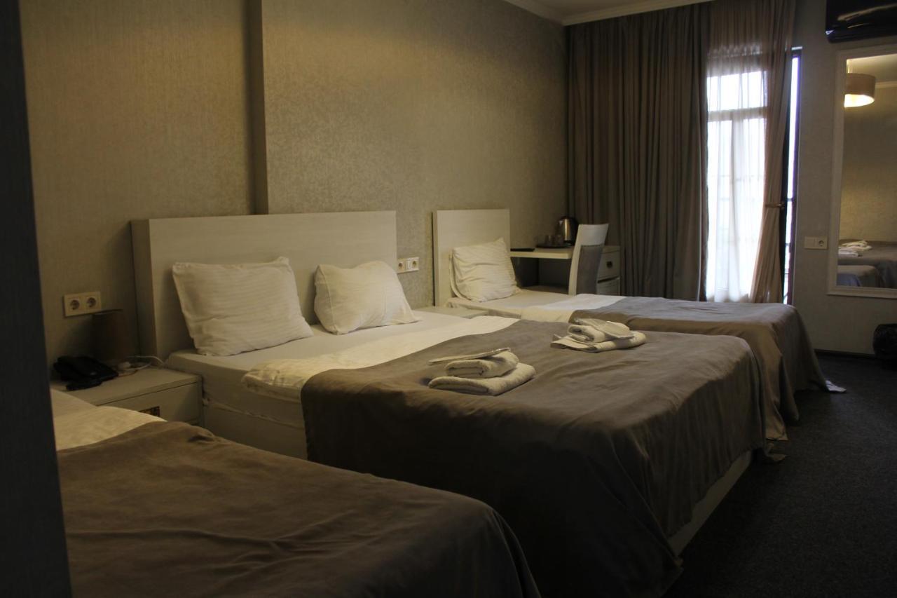 Hotel Plaza Tbilisi Exterior photo